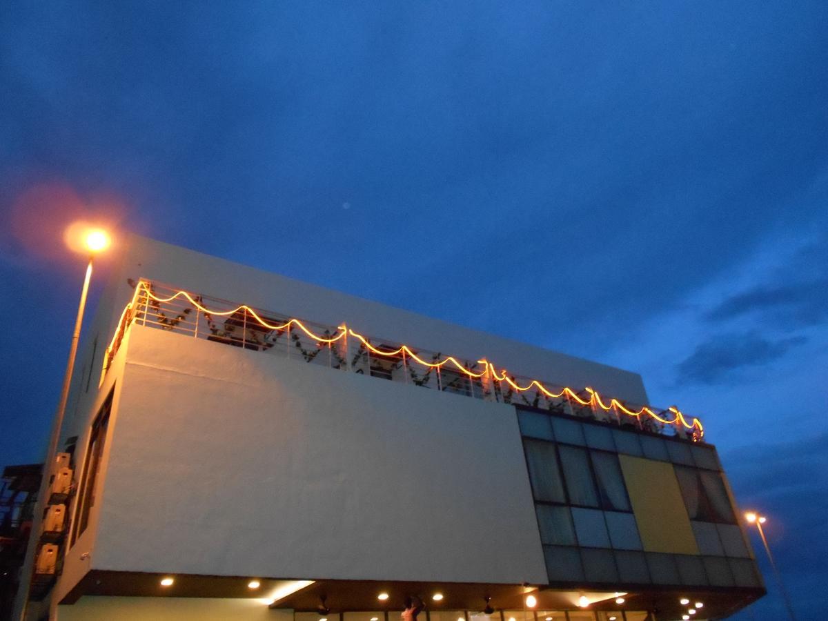 S8 Boutique Hotel Near Klia 1 & Klia 2 세팡 외부 사진